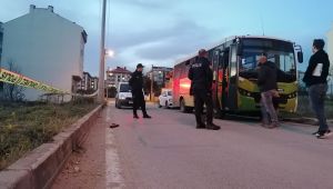 Halk otobüsü sürücüsü evinin önünde silahla vuruldu