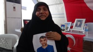 HDP önündeki evlat nöbetine Gebze'den bir anne katıldı