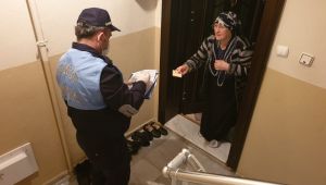 İzmit’te 65 yaş üstü emeklinin maaşı kapısına geliyor