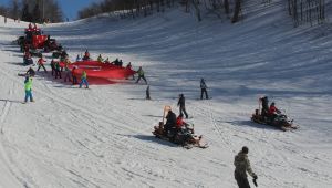 Kayak tutkunları İdlib için dev Türk bayrağıyla kaydı