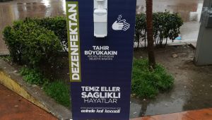 Kentin dört bir yanına el dezenfektanı konuldu