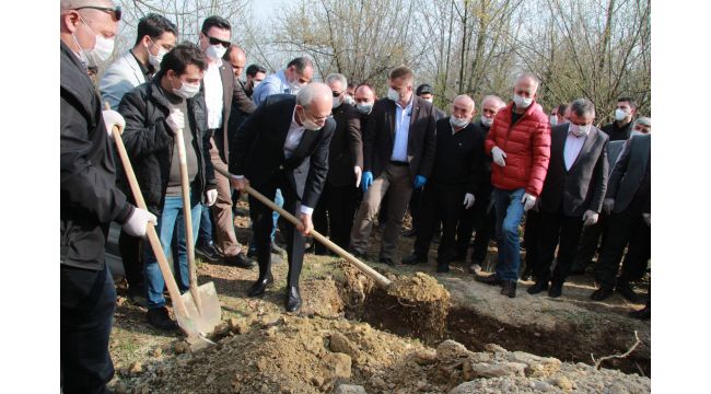 Kılıçdaroğlu kız kardeşini son yolculuğuna uğurladı