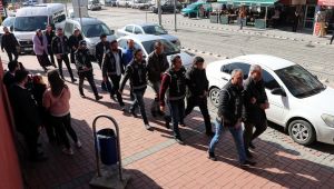 Kocaeli'de FETÖ/PDY operasyonunda 3 kişi tutuklandı