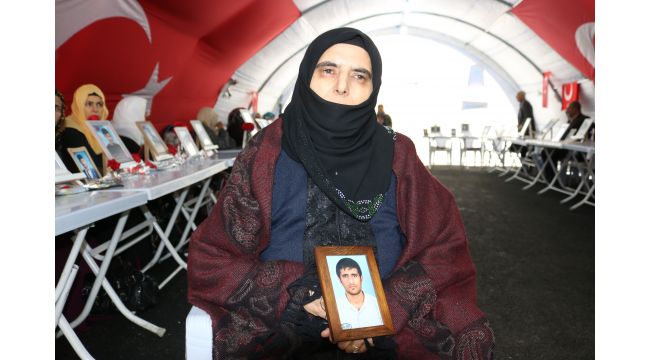 Kocaeli'den bir anne daha evlat nöbetine katıldı