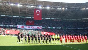 Kocaelispor, 3 puanı seyirci rekoru ile aldı