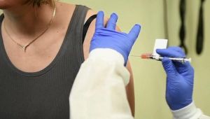 Koronavirüs aşısı ilk kez bir insan üzerinde denendi