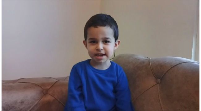 Okula bir an önce gidebilmek için vatandaşları evde kalmaya davet ettiler