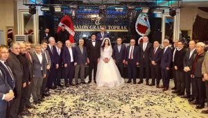 Sarıtoprak ve Zorba ailelerinin mutlu günü