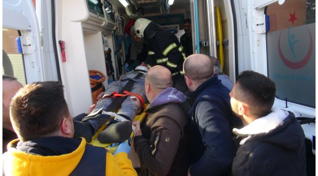 Tamir etmek istediği kamyonetin altına kalan işçi yaralandı