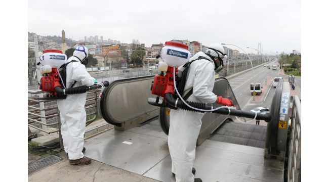 Üstgeçitler düzenli olarak dezenfekte ediliyor