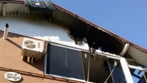 Yalıtım sırasında çatıda çıkan yangın korkuttu