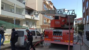 2 katlı binada çıkan yangın paniğe neden oldu