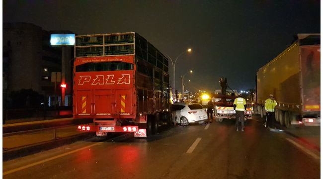 Alkollü sürücü kamyona çarptı: 1 yaralı