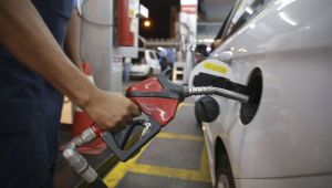 Araç sahipleri dikkat! Motorine zam geliyor