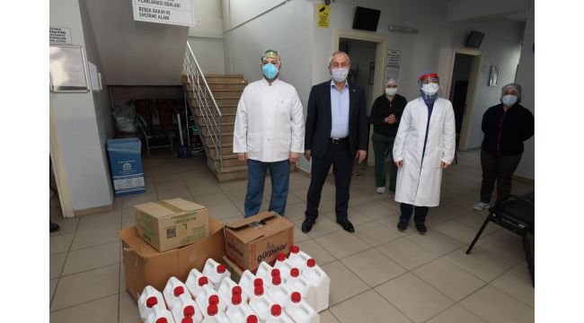 Başkan Büyükgöz’den sağlıkçılara malzeme desteği