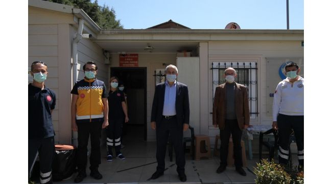 Başkan Büyükgöz sağlık çalışanlarının yanında
