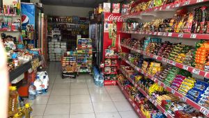 Bir hayırsever Çayırova'da tüm mahallelinin borçlarını ödedi