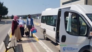 Büyükşehir zabıtası vatandaşları evlerine ulaştırıyor