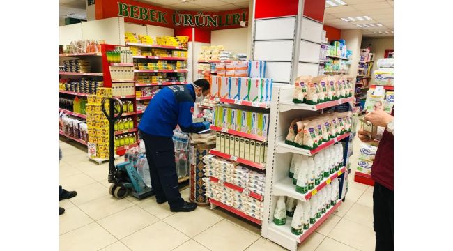 Büyükşehir zabıtasından marketlere denetim