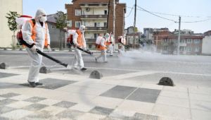Çayırova’da boş kalan caddeler dezenfekte ediliyor