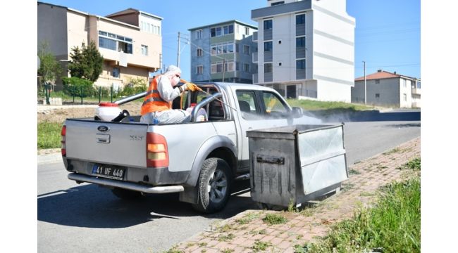 Çayırova’da çöp konteynerleri dezenfekte edildi