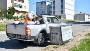 Çayırova’da çöp konteynerleri dezenfekte edildi