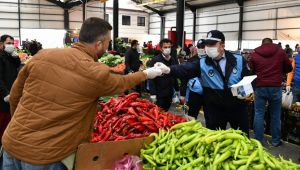Çayırova Zabıtasından pazarcılara maske