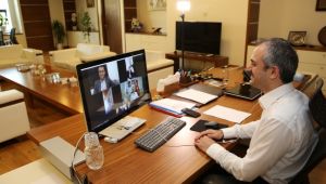 Çiftçi video konferansla muhtarlara çalışmaları anlattı