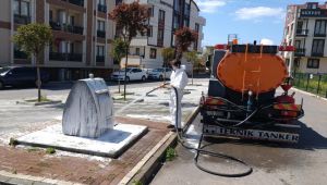 Çöp konteynerleri dezenfekte ediliyor