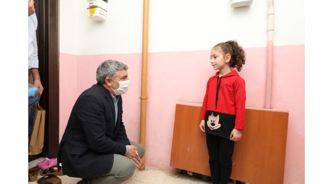 Dilovası'nda sağlık çalışanlarının çocuklarına 23 Nisan sürprizi