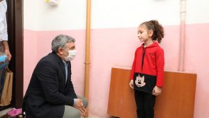 Dilovası'nda sağlık çalışanlarının çocuklarına 23 Nisan sürprizi