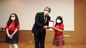 Dilovası’nda şiir yarışmasında ödüller sahiplerini buldu