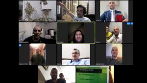 Düğünleri korona nedeni ile iptal olan çifte arkadaşlarından sanal düğün