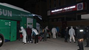 Fransa'dan dönen 286 Türk vatandaşı, Kocaeli'ne getirildi