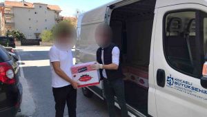 Gebze'de ihtiyaç sahiplerine 2 bin gıda kolisi