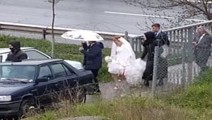 İstanbullu damat yasak nedeniyle Çayırovalı gelini üst geçitten aldı