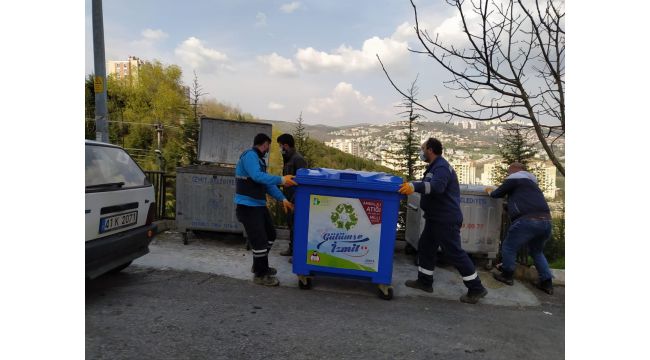 İzmit Belediyesi’nden 60 yeni geri dönüşüm konteyneri