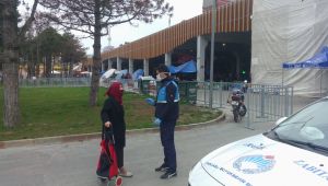 İzmit Perşembe Pazarı’na çocuk ve yaşlılar alınmıyor