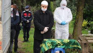 Küçük bebek korona virüsten ölen annesine mezarda kavuştu