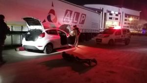 Polis kovalamaca sonunda kaçan sürücüyü yakaladı