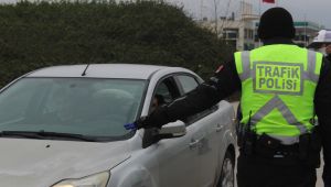 Polis tek tek durdurup vatandaşları uyardı