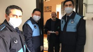 Yapmak istediği bağışı Zabıta ekipleriyle bankaya yolladı