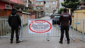 Yaşlı kadın koronadan ölünce sokak karantinaya alındı