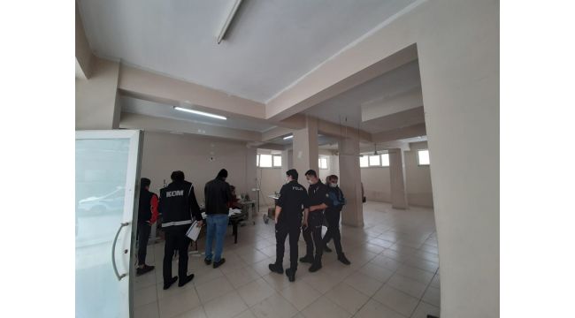 Zabıtadan kaçak maske baskını