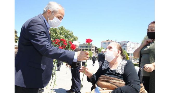 65 yaş üstü annelere Büyükgöz'den sürpriz