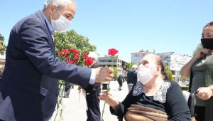 65 yaş üstü annelere Büyükgöz'den sürpriz