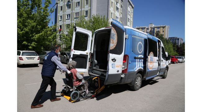 65 yaş üstü engelli vatandaşlara engelsiz taksi hizmeti
