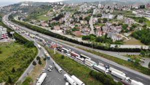 65 yaş üstü memleketlerine doğru yola çıktı