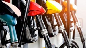 Akaryakıta çifte zam! Motorine 13 benzine 15 kuruş zam