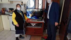 Başkan Büyükgöz Hediye Teyze’yi sevindirdi